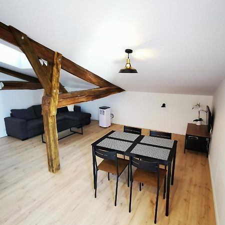 Appartement Neuf Climatise Sous Les Toits La Roche-Chalais Eksteriør billede