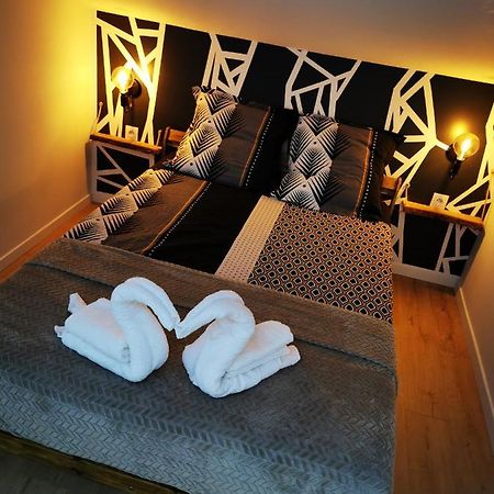 Appartement Neuf Climatise Sous Les Toits La Roche-Chalais Eksteriør billede
