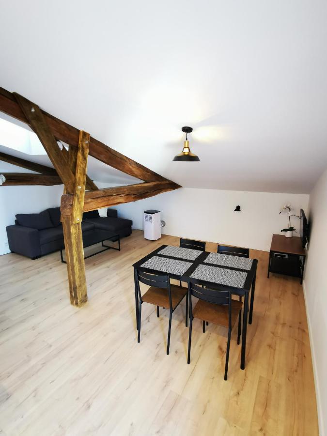 Appartement Neuf Climatise Sous Les Toits La Roche-Chalais Eksteriør billede
