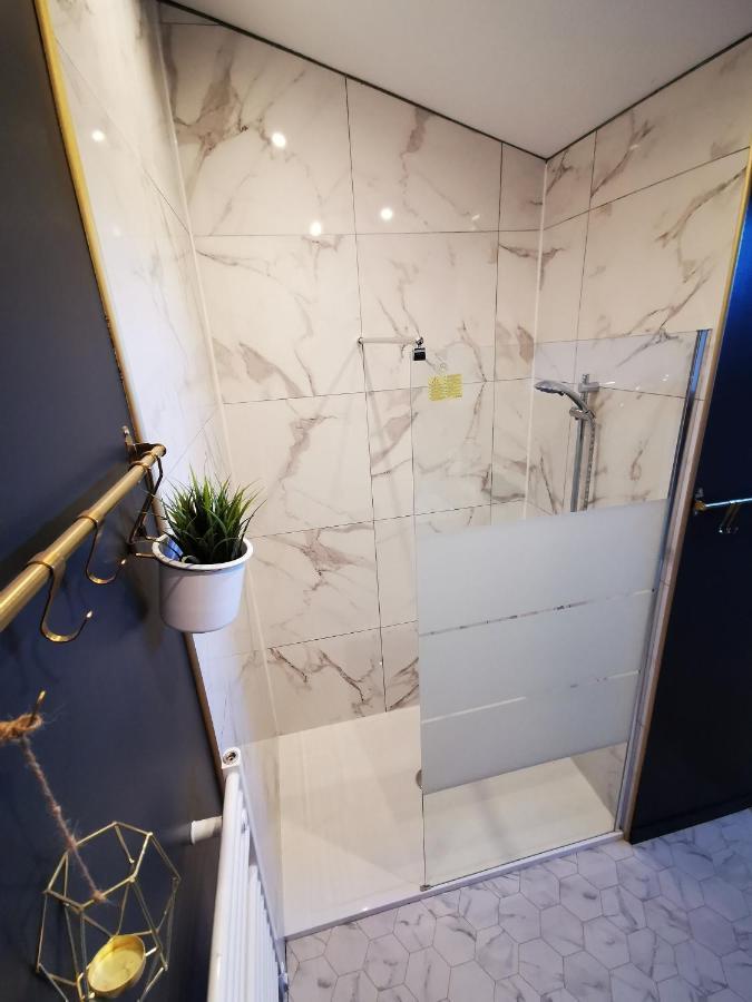 Appartement Neuf Climatise Sous Les Toits La Roche-Chalais Eksteriør billede