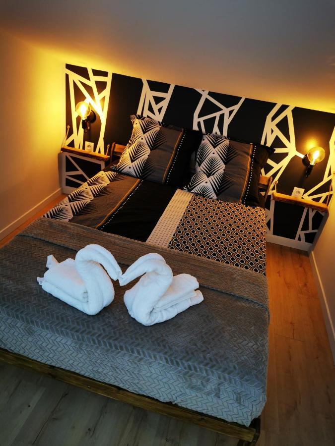 Appartement Neuf Climatise Sous Les Toits La Roche-Chalais Eksteriør billede